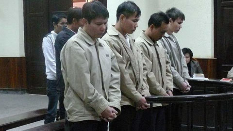 3 anh em ruột lĩnh án vì giết người