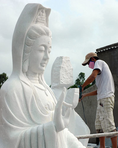 Ngôi làng 'biến' những khối đá thành tượng Phật