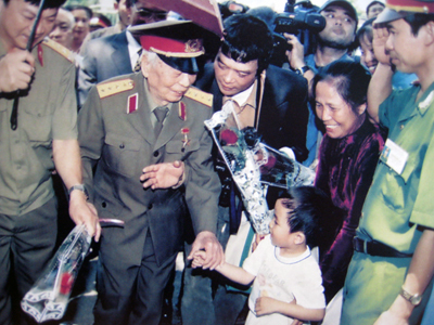 http://imgs.vietnamnet.vn/Images/2011/08/24/16/20110824162708_3.jpg