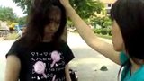 Lại thêm một nữ sinh bị lột áo, đánh hội đồng