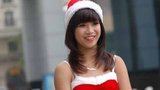 Thiếu nữ Hà Thành nhộn nhịp đón Giáng sinh