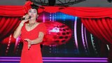 Cận cảnh Hoài Linh giả gái lần cuối trong đời