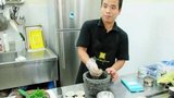 Du khách Canada "cảm" đường phố nức mùi thơm Hà Nội