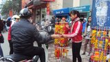 Bi hài giới trẻ đi buôn ngày Tết