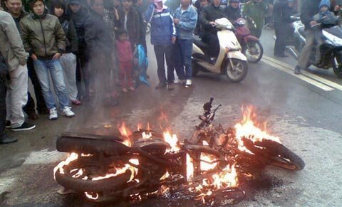 Chống cháy xe bất ngờ - 1