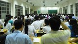 Dạy thêm nửa quản nửa buông