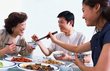 Chấp nhận con dâu dang dở một lần đò...