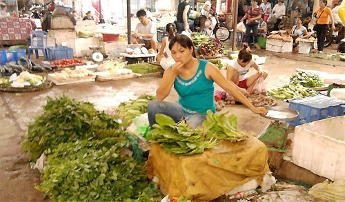 Èo uột khách, tiểu thương đóng quầy, bỏ chợ