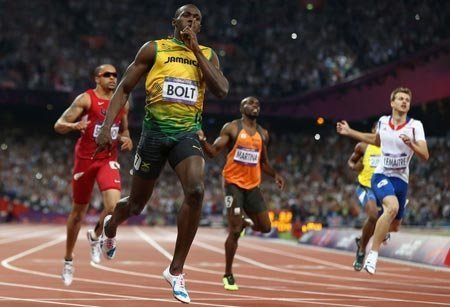 Giải mã cách ăn mừng của Bolt