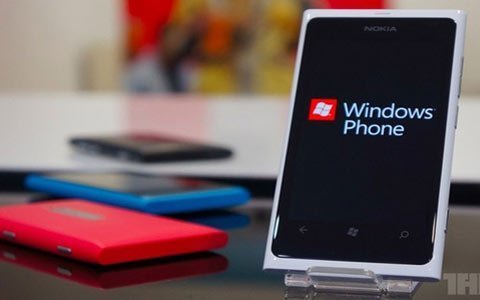 20121009095503_lumia.jpg