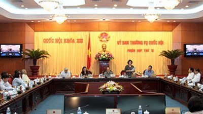 Nhập, tách rồi hoãn luật Đầu tư công