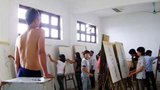 Những nghề lạ lùng kiếm tiền nuôi con