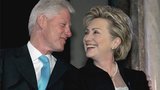 Sao vợ chồng Clinton được người Mỹ yêu mến?