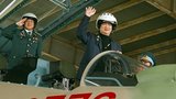 Thủ tướng thị sát máy bay Su-30MK2