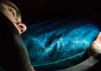 Ánh sáng màn hình smartphone tác hại đến não thế nào?