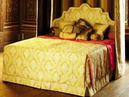 Chiếc giường đắt nhất Việt Nam, Lê Ân xếp hàng sau