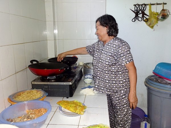 nguyên chủ tịch nước Nguyễn Minh Triết, lương vợ Chủ tịch nước, lương công nhân, phu nhân nguyên chủ tịch nước