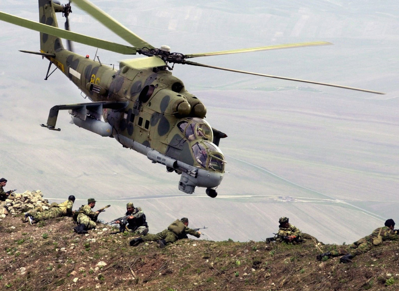 Trực thăng tấn công Nga áp sát Thổ Nhĩ Kỳ