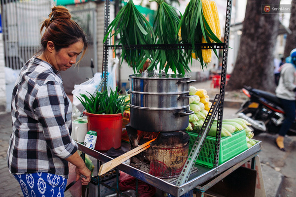 Có bảy món ăn vặt nóng ngon làm bạn ngất ở Sài Gòn