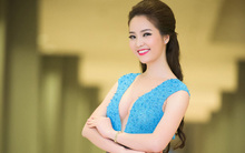 Thụy Vân mặc váy xẻ ngực táo bạo bất chấp trời rét