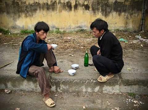 người Mông, Hà Giang, Sapa, ướng rượu, ngồi xổm, trời mưa