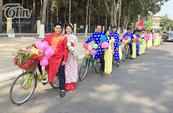 Đám cưới dễ thương nhất Tây Ninh: Rước dâu bằng xe đạp