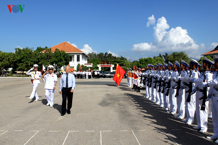 Tổng bí thư Nguyễn Phú Trọng, căn cứ Cam Ranh, tàu hộ vệ Lý Thái Tổ, tàu ngầm Kilo, hải quân