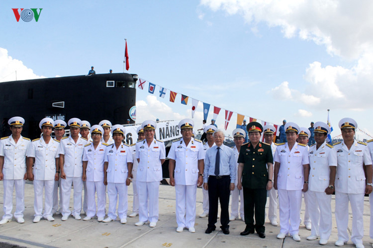 Tổng bí thư Nguyễn Phú Trọng, căn cứ Cam Ranh, tàu hộ vệ Lý Thái Tổ, tàu ngầm Kilo, hải quân
