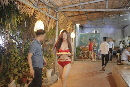 quán ăn, mặc bikini, Hà Nội, Cầu giấy