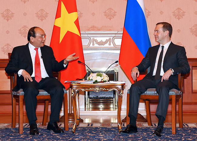 Thủ tướng Nguyễn Xuân Phúc hội đàm với Thủ tướng Dmitry Medvedev. Ảnh: TTXVN