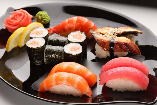 Sự thật tàn khốc đằng sau miếng sushi 1,5 triệu đồng trứ danh của Nhật Bản