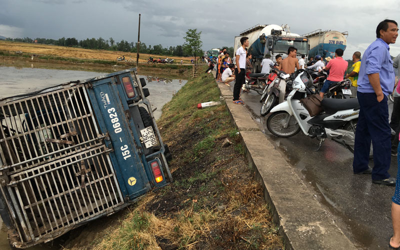 đường nhựa, thảm bê tông polyme, đường chảy nhựa, đường tránh vinh, tai nạn giao thông