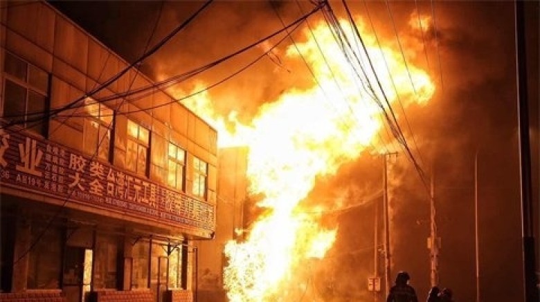 Cháy chợ khủng khiếp giữa Bắc Kinh