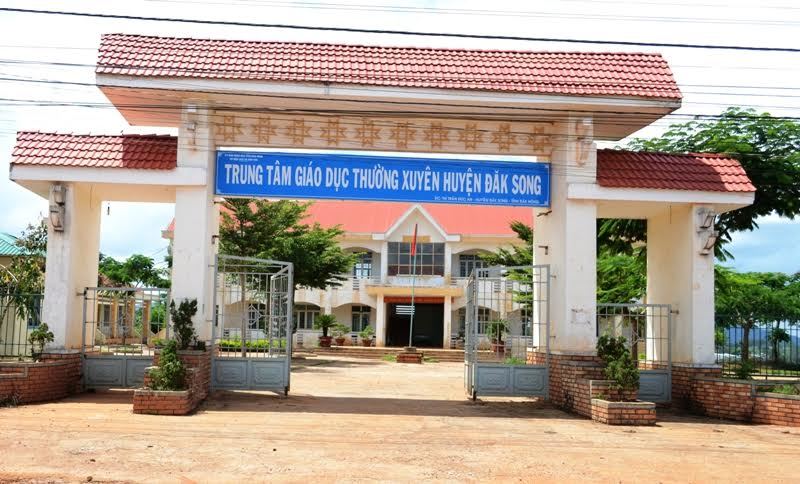 làm giả, học bạ, kỷ luật, hiệu trưởng