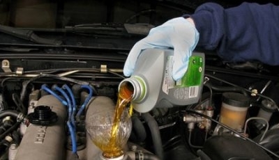 4 sai lầm cần tránh khi thay dầu nhớt ô tô