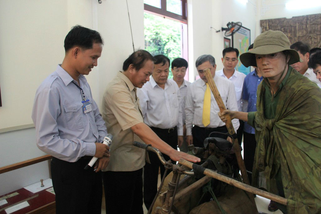 Bộ trưởng Trương Minh Tuấn, nghĩa trang liệt sĩ Giao bưu, liệt sĩ ngành bưu điện