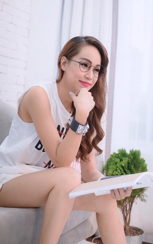 MC, Á hậu, BTV, Thụy Vân, Minh Hà, Quỳnh Chi, Trúc Mai, Ngọc Trinh, Mai Ngọc