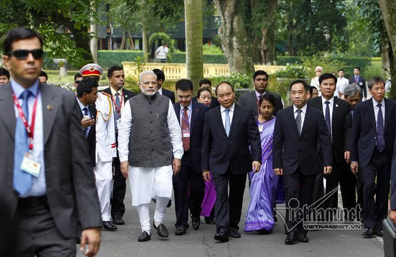 {keywords} {keywords}