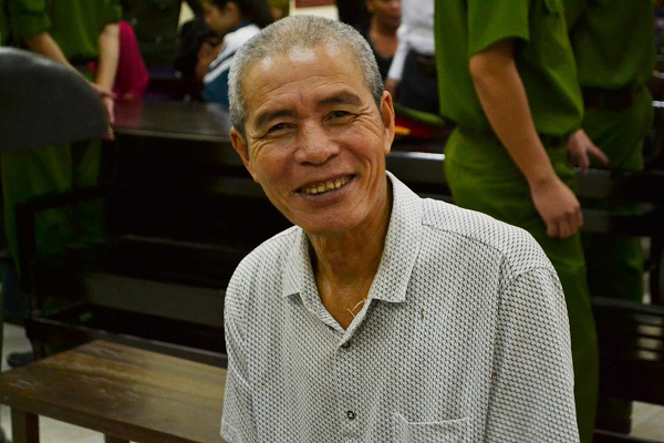 Cụ ông gần 70 tuổi 'hiếp dâm' bé 15 tuổi sinh con - VietNamNet