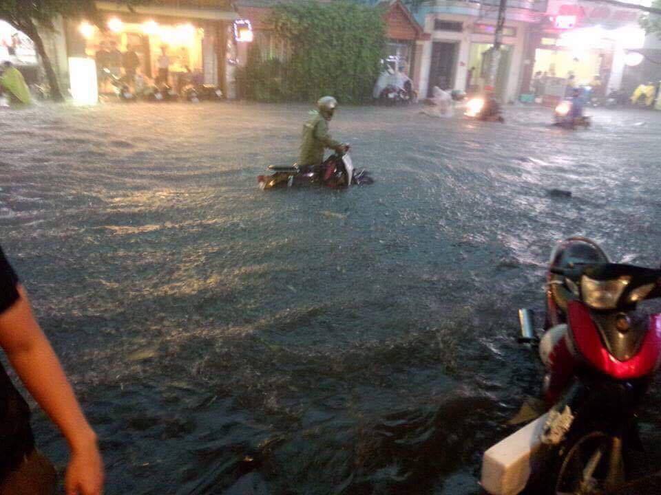 Mưa dữ dội, Sài Gòn lụt lịch sử