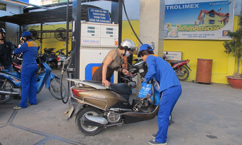 giá xăng dầu, thuế tiêu thụ đặc biệt mặt hàng xăng, giá cơ sở xăng, Petrolimex, xăng dầu Việt Nam