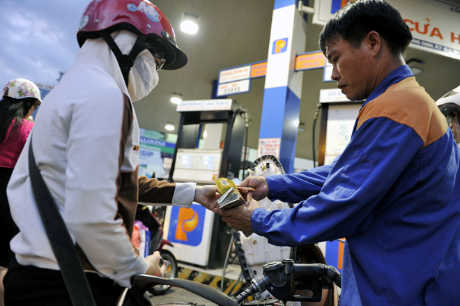 xăng dầu, tăng giá xăng, giá xăng, giảm giá xăng, giá xăng hôm nay, giá xăng Việt Nam, điều chỉnh giá xăng, thị trường xăng dầu Việt Nam