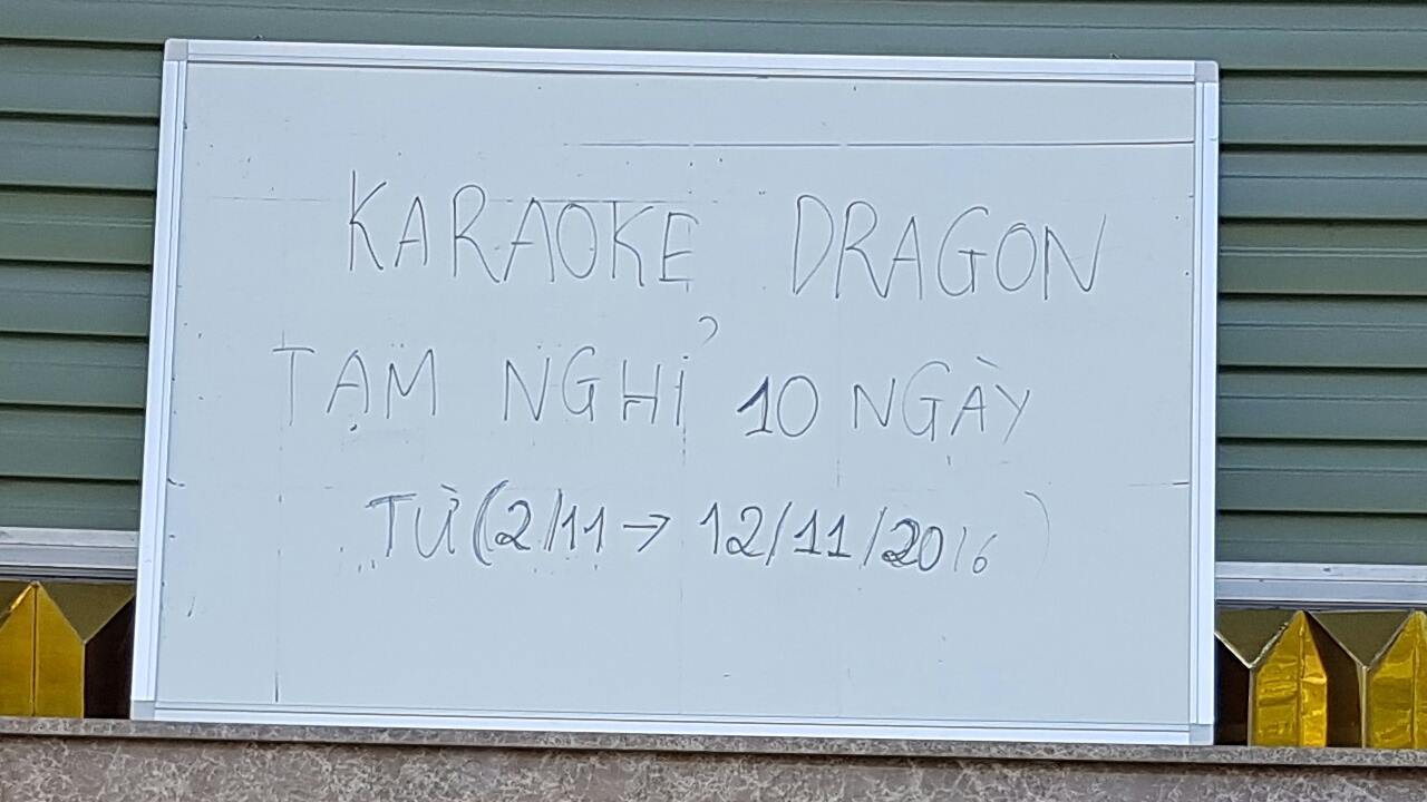 Cháy quán karaoke: Lấy đâu ra cửa thoát hiểm?