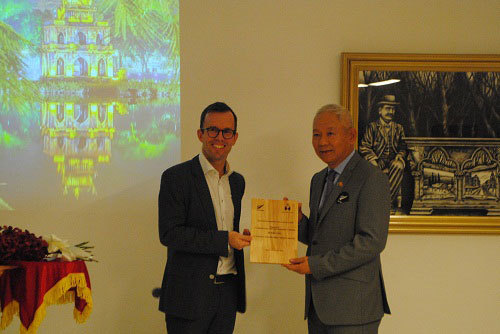 Đại sứ New Zealand hiến kế cho giáo dục Việt Nam