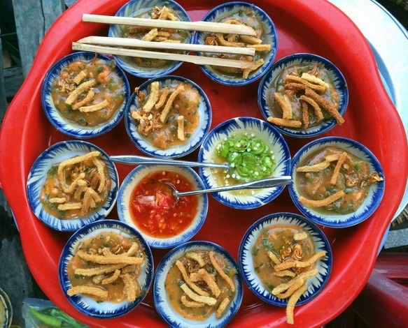 Đủ món ăn vặt ngon quên sầu ở phố cổ Hội An