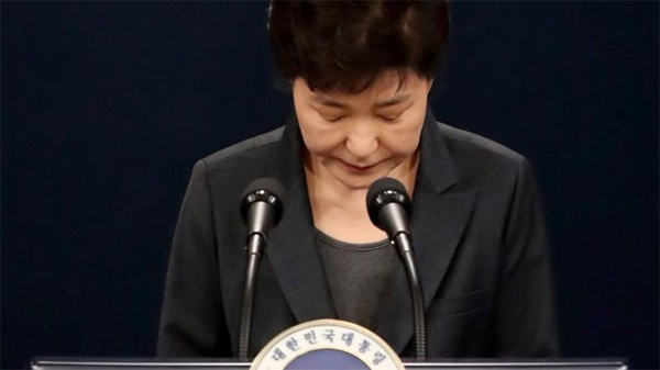 Tổng thống Hàn bị thẩm vấn, tín nhiệm còn 5%