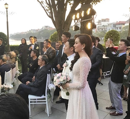 Đám cưới sang chảnh và gia thế của nhà chồng MC Mai Ngọc