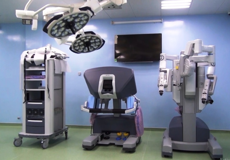 Cận cảnh robot phẫu thuật cho người đầu tiên ở Việt Nam