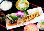 Cách làm món ăn Nhật đơn giản: Set cơm mực hấp sốt chanh dây