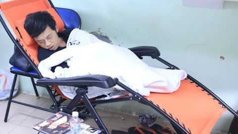 Xót xa cuộc sống sau cánh gà của Hoài Linh